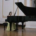 Mlada češka pijanistkinja Nora Lubadova nastupila u Kragujevcu