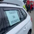 Taksisti vraćaju kućama studente koji su pešačili do Kragujevca