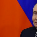 Putin prvi put otvorio vrata svog stana u Kremlju, a unutra sve pršti od zlata i luksuza VIDEO