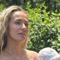 Pokazala telo šest meseci nakon porođaja: Milica Veličković u kupaćem kostimu zategnuta kao struna, objavila fotku sa…
