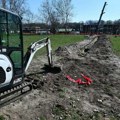 Privođenje aktiviste zbog blokade radova na Savskom keju, građani tvrde da radovi nemaju dozvolu