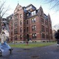 Bloomberg: Trampova administracija preti da će oduzeti patente Univerziteta Harvard