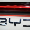 Kineski BYD suočava se sa izazovima: Da li je pad tržišta znak problema? Smanjio cilj prodaje na 4,6 miliona električnih…