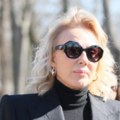 Lepa Brena u crnini, oči joj pune suza Evo u kakvom se izdanju pojavila na Frenkijevoj sahrani
