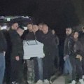 Telo Darkovog brata dovezli u porodičnu kuću: Ljudi jecaju u dvorištu