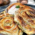 Sjaj za usne sa ukusom bureka i pašteta od 15kg: Prvi april inspirisao kompanije, ovo su najkreativnije šale