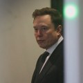 Ilon Mask za mesec i po dana izgubio polovinu bogatstva