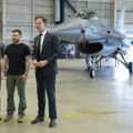 Zelenski obezbedio F-16 iz holandije i Danske: Premijer Rute ne garantuje da će svaki od 42 američka borbena aviona biti…