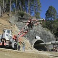 Kraj agonije za radnike Zatrpani u tunelu biće oslobođeni danas, 11 dana se spasioci probijaju do njih