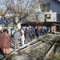 Čaj, kafa i topla reč za glasače! Beograđani već decenijama glasaju u kućama svojih komšija: Posetili smo…
