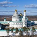 U hramu se neće piti kafa: Putin zabranio privatizaciju verske imovine