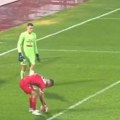 VIDEO: Fudbaler Vojvodine uzeo loptu rukom, Radnički poveo iz penala