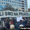 Protest studenata u blokadi ispred Bezbednosno-informativne agencije u Novom Sadu