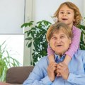 Ova rečenica koju sve bake i deke izgovaraju, može zauvek uništiti poverenje deteta i roditelja - smesta prestanite da je…