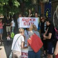 FOTO: Akademski plenum kod Limanske pijace skupljao potpise za vanredne izbore