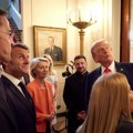 (Foto): Tramp postrojio Zelenskog i EU lidere, njihove face sve govore: O ovom prizoru iz Bele kuće svi bruje