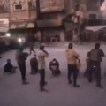 Hamas ubija protivnike iz sopostvenih redova?! Primoravaju ih da kleknu, uzvikuju "Alahu Akbar", pojavio se brutalan video…
