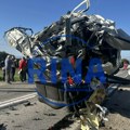 Sumnja se da je vozač BMW-a presao u suprotnu traku i zakucao se u autobus: Poznati svi detalji jezive nesreće na putu Čačak -…