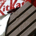 Нестле покренуо онлајн алат за проверу серијских бројева КитКат чоколадица после крађе више од 12 тона слаткиша