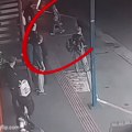 Na zagrebačkoj autobuskoj stanici staklo palo među putnike