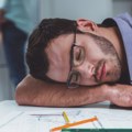 Stalno ste umorni i nemate energije: pet navika koje mogu da promene vaš dan