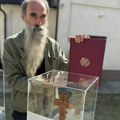 (Foto) "Dani patrijarha Pavla" u manastiru Blagoveštenje: Održana tradicionalna drvorezbarska kolonija i izložba krstova