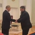 Svečana ceremonija u Kremlju: Putin odlikovao Ramzana Kadirova, lider Čečenije presrećan! (video)