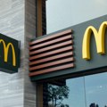 Promet u mekdonaldsu iznenada pada: Najveći pad od pandemije – šta se dešava sa potrošačima?