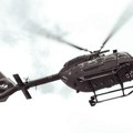 (Foto) helikopter Nemačke vojske pao u reku: Potraga za posadom Bundesvera u toku, delovi letelice vire iz reke