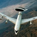 Američki „avaks” i ruski Tu-214PU iznad Aljaske uoči susreta Trampa i Putina