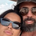 Razmenjuje nežnosti sa mužem na plaži: Seka Aleksić se skroz opustila kraj mora - tek da vidite šta nosi (foto)