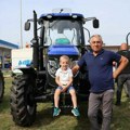 A od grada - traktor: Domaćini iz Čačka uz subvencije dobili mašine i sisteme za navodnjavanje, za pdosticajne mere izdvojeno…