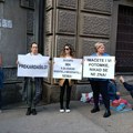 Protest za Zakon roditelj-negovatelj danas ispred Vlade Srbije u 17 časova