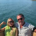 "Svi misle da mi je deda, kad kažem da smo u braku, šokiraju se": Ima 26 godina, a njen muž 60 i tvrde da se ludo vole
