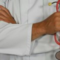 Dr Goran Radojević posle jučerašnjeg fizičkog napada za koji Srpska lista tvrdi da su ga izvršili pripadnici kosovske…