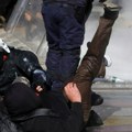 Rat studenata i policije na ulicama Tirane: razbijene glave, suzavac i vodeni topovi