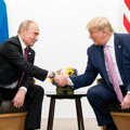 "Polako gubi strpljenje": Tramp danas na "vrućoj liniji" sa Putinom i Zelenskim, zna se šta je tema