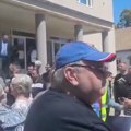 Napad na demonstrante u Bačkom Petrovcu, zastrašuju i prete delegatima za izbor predsednika Matice Slovačke
