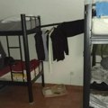 "Nas 10 u sobi,: Katastrofa!" Sezonski radnici podelili fotografije jezivog smeštaja u Hrvatskoj! Odeću kače po krevetima…