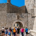 Kako je Dubrovnik radikalnim merama uspeo da pobedi masovni turizam, a da ne izgubi novac