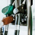 Efekat pada cena sirove nafte na cene goriva nije linearan i trenutan