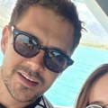 Miloš Biković se opustio sa koleginicom na brodu Oko njih nestvaran prizor, Nina Janković pokazala šta rade: Na meniju samo…