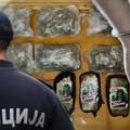 (Foto) Policija upala u hotelsku sobu tinejdžeru, svi su ostali u šoku! Pogledajte količinu droge koja je zaplenjena u velikoj…
