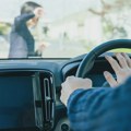 Zanimljiv predlog za manje sudara - zelena svetla na prednjem delu automobila mogla bi da spasu živote