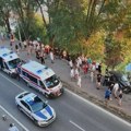 Potresne scene na šetalištu u Kraljevu: Majke sa decom pale sveće, dan sahrane petogodišnje devojčice biće proglašen Danom…