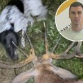 Jezivo! Vranješ otkazao svadbu, pa otišao u lov: Ubijenu i krvavu srnu dao psu da je grize: sve sa zadovoljstvom objavio na…
