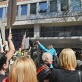 Grupa zaposlenih sa RTS-a o žalbi SNS-a da je cenzurisan Vučićev govor tokom Dnevnika: “Predsednik se kao ljuti na svoje…