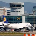 Haos na aerodromima u Nemačkoj: Otkazano 1.100 letova zbog štrajka kome su se danas pridružili i radnici obezbeđenja