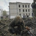 Najmanje 7 osoba, uključujući šestoro dece, ranjeno u ruskom napadu na Harkov