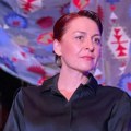 “DAROVNI ĆILIM CVETE AGNINE” VEČERAS U SALI NARODNOG POZORIŠTA